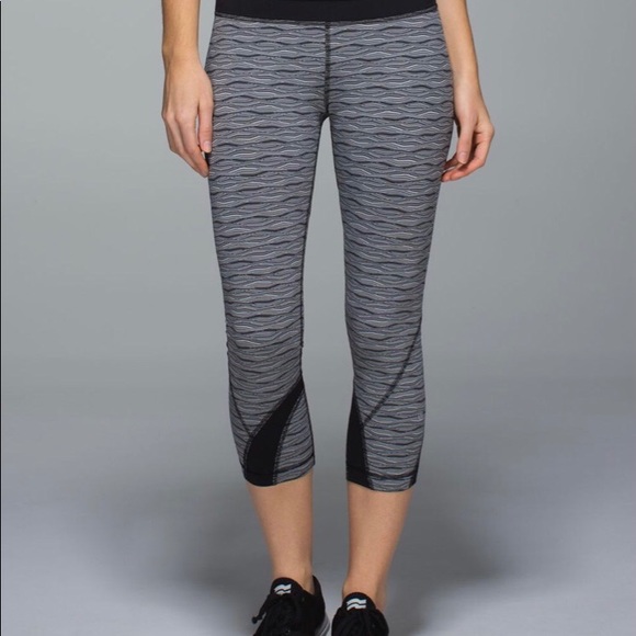 Lululemon inspire crop II - Picture 7 of 7